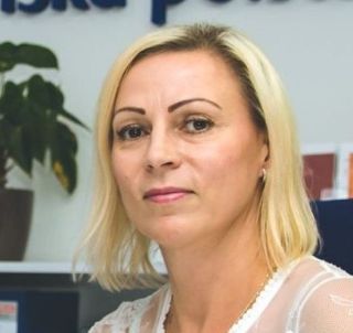 Júlia Varholáková