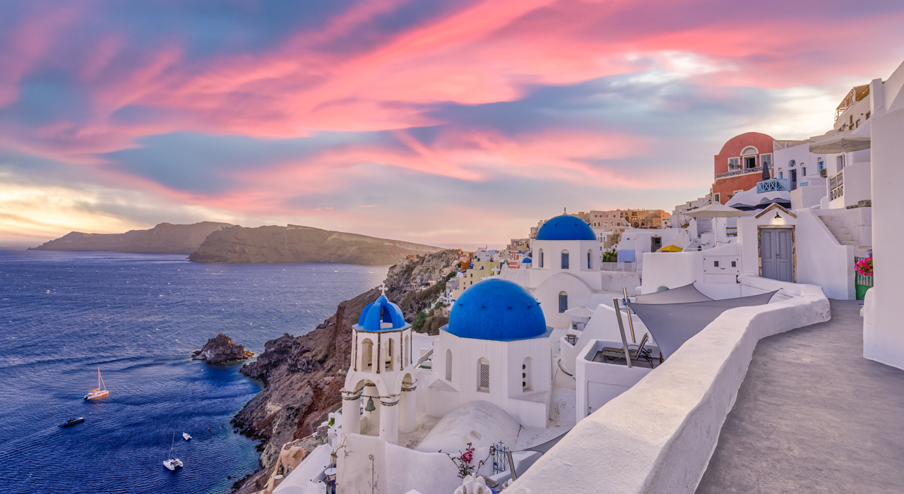 Výhľad na more v Santorini, Grécko.