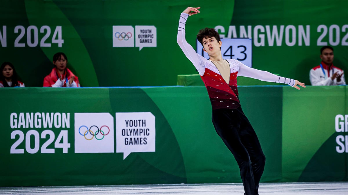 Adam Hagara súťaží na ľade na Zimnej olympiáde mládeže Kangwon 2024.