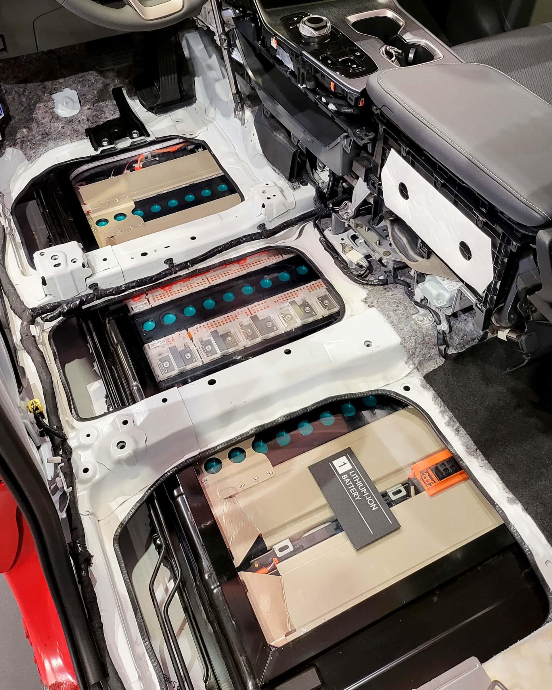 Umiestnenie Li-ion batérie v novom elektromobile Lexus RZ450e